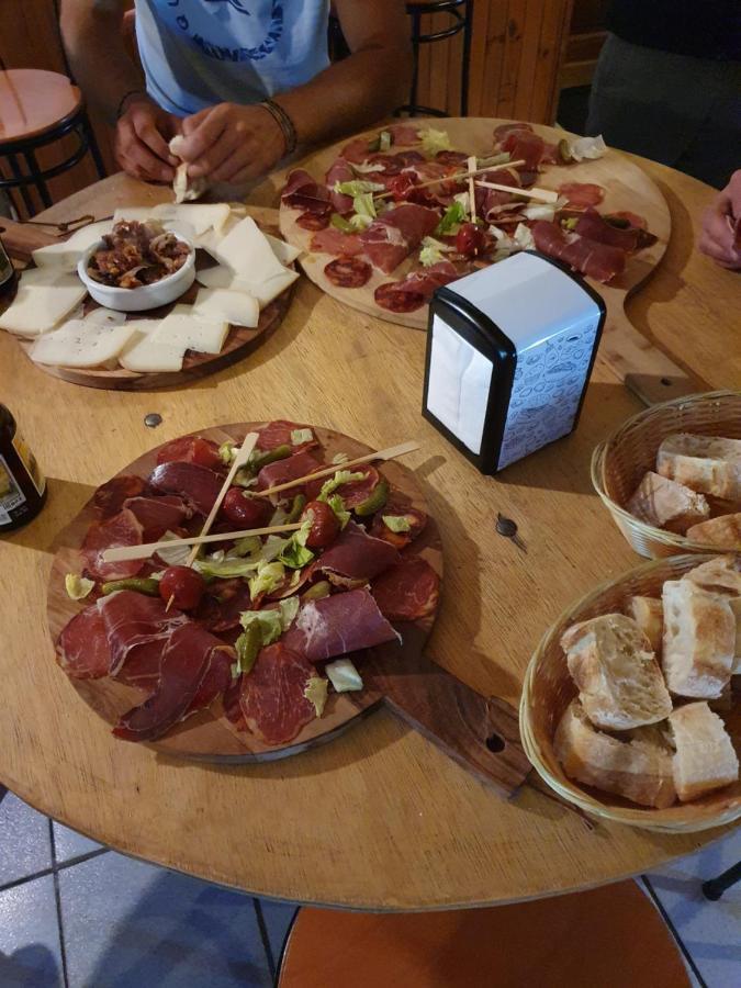 Auberge La Caverne Laruns Eksteriør bilde